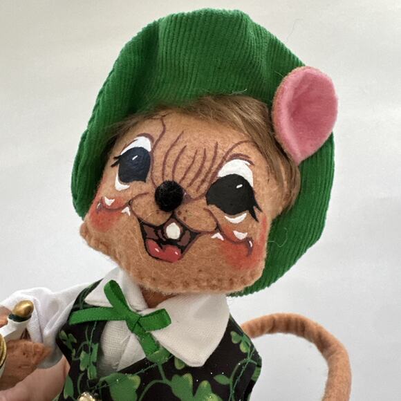Annalee Irish Doll St Patrick 's Day Holding Beer Stein Mouse Collectible 7" - Picture 5 of 8